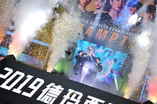 探秘王者荣耀世界战斗机制与MOBA技能创新